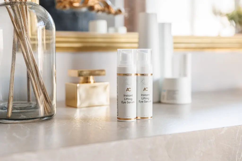 Eye lifting serum.webp